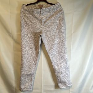 Grey and White Leopard Print Chico’s Ankle Pants Sz.  1.5